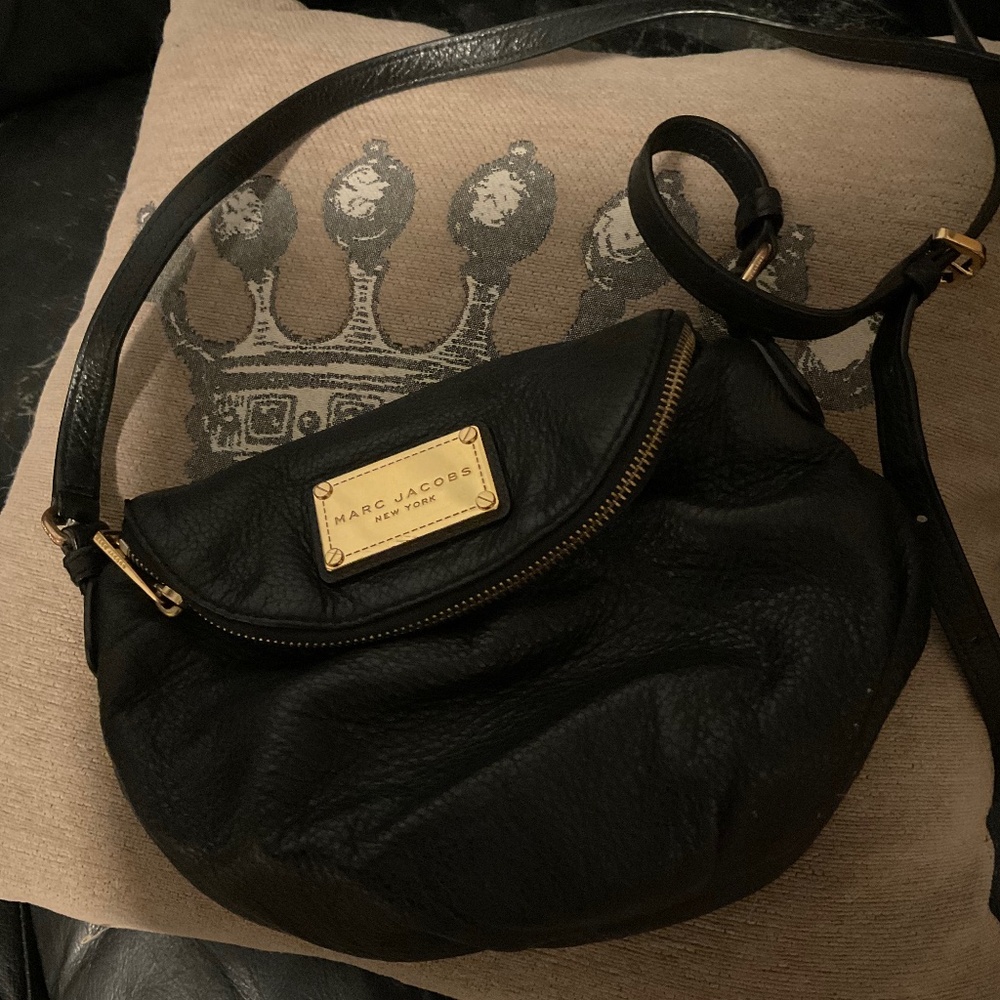 Authentic Marc Jacobs Crossbody Bag Black Leather Gold-Tone
